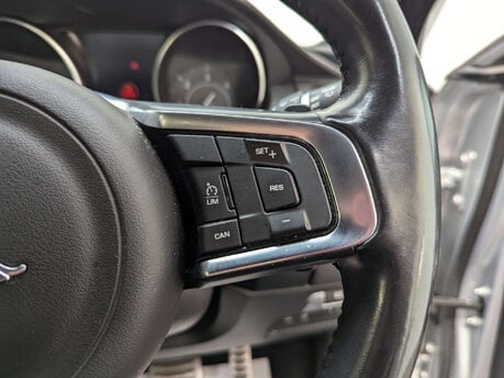 Jaguar E-Pace 2.0 E-Pace R-Dynamic SE D AWD Auto 4WD 5dr 78