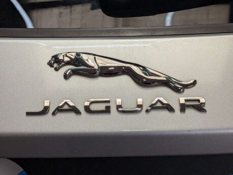Jaguar E-Pace 2.0 E-Pace R-Dynamic SE D AWD Auto 4WD 5dr 39