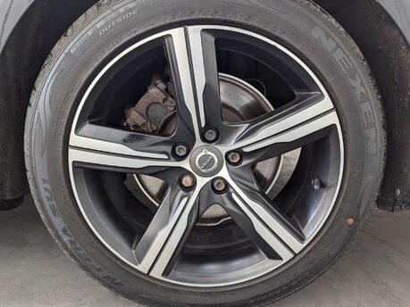 Volvo S90 2.0 S90 R-Design D4 Auto 4dr 32