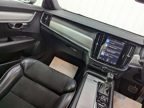 Volvo S90 2.0 S90 R-Design D4 Auto 4dr 44
