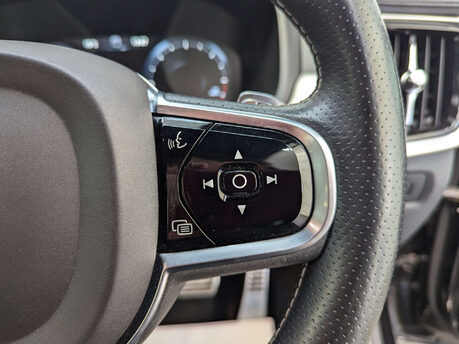 Volvo S90 2.0 S90 R-Design D4 Auto 4dr 75