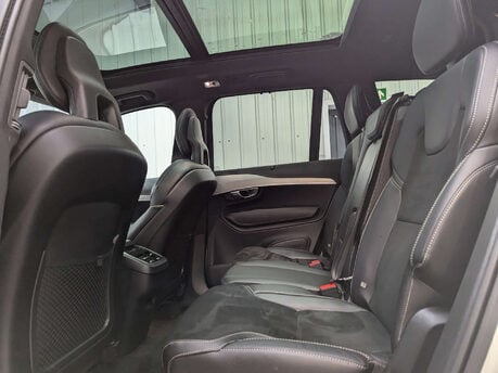 Volvo XC90 2.0 XC90 R-Design B5 MHEV AWD Auto 4WD 5dr 70