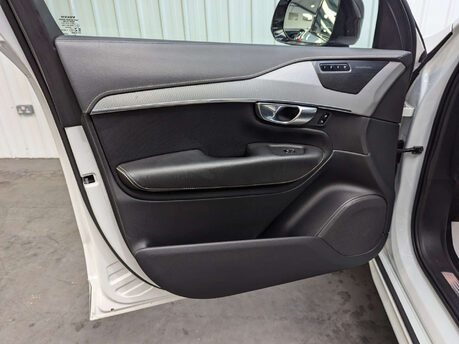 Volvo XC90 2.0 XC90 R-Design B5 MHEV AWD Auto 4WD 5dr 60