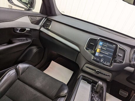 Volvo XC90 2.0 XC90 R-Design B5 MHEV AWD Auto 4WD 5dr 48