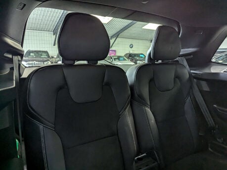 Volvo XC90 2.0 XC90 R-Design B5 MHEV AWD Auto 4WD 5dr 73