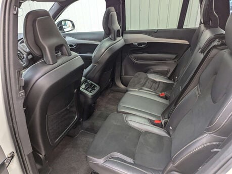 Volvo XC90 2.0 XC90 R-Design B5 MHEV AWD Auto 4WD 5dr 67