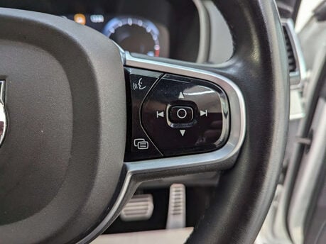 Volvo XC90 2.0 XC90 R-Design B5 MHEV AWD Auto 4WD 5dr 84