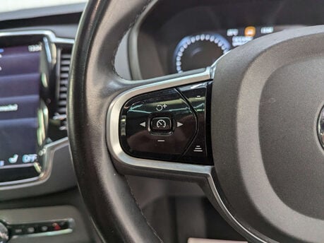 Volvo XC90 2.0 XC90 R-Design B5 MHEV AWD Auto 4WD 5dr 80
