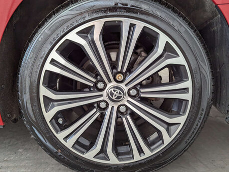 Toyota Corolla 2.0 Corolla Excel HEV CVT 5dr 33