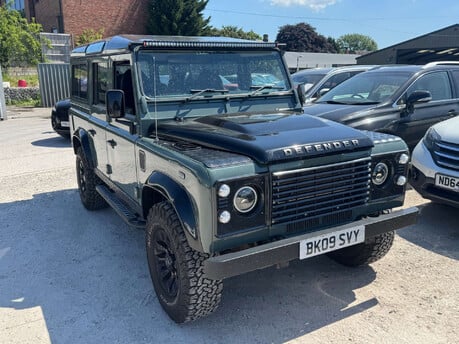 Land Rover Defender 2.4 Defender 110 Station Wagon 4WD 5dr