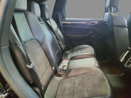 Porsche Cayenne 3.0 Cayenne D Platinum Edition V6 Tiptronic S A 4WD 5dr 10
