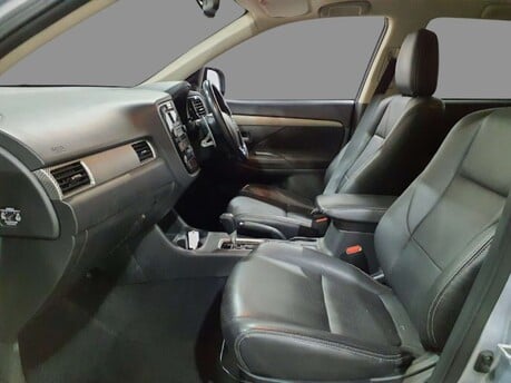 Mitsubishi Outlander 2.3 Outlander GX 3 DI-D Auto 4WD 5dr 7