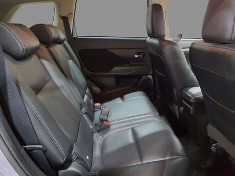 Mitsubishi Outlander 2.3 Outlander GX 3 DI-D Auto 4WD 5dr 18