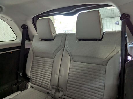 Land Rover Discovery 2.0 Discovery Luxury HSE SD4 Auto 4WD 5dr 70