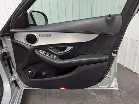 Mercedes-Benz C Class 2.1 C220 AMG Line Bluetec Auto 4dr 53