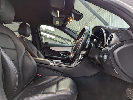 Mercedes-Benz C Class 2.1 C220 AMG Line Bluetec Auto 4dr 52