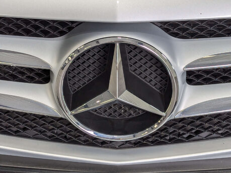 Mercedes-Benz C Class 2.1 C220 AMG Line Bluetec Auto 4dr 22