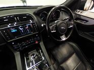 Jaguar F-Pace 2.0 F-PACE R-Sport AWD i Auto 4WD 5dr 3