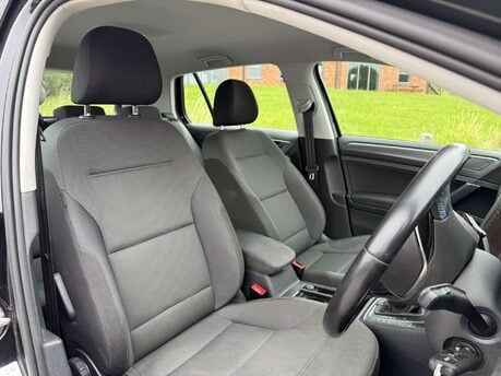 Volkswagen Golf e-Golf 5dr 4