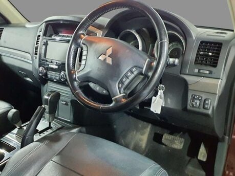 Mitsubishi Shogun 3.2 Shogun SG3 DI-D LWB Auto 4WD 5dr 4