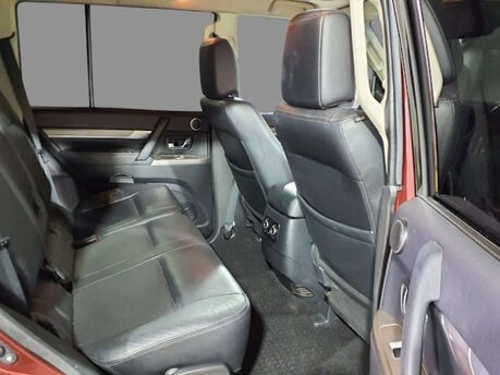 Mitsubishi Shogun 3.2 Shogun SG3 DI-D LWB Auto 4WD 5dr 18