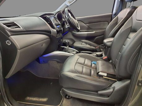 Mitsubishi L200 2.4 L200 Barbarian Double Cab DI-D Auto 4WD 5dr 16