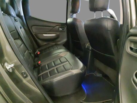 Mitsubishi L200 2.4 L200 Barbarian Double Cab DI-D Auto 4WD 5dr 20