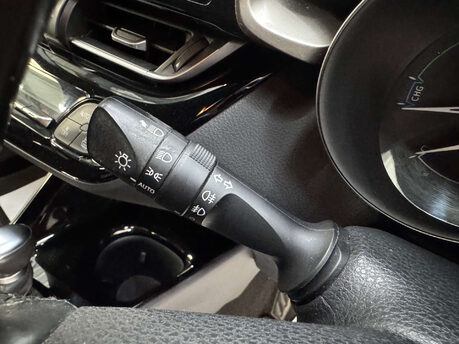 Toyota C-HR 1.8 C-HR Design HEV CVT 5dr 73