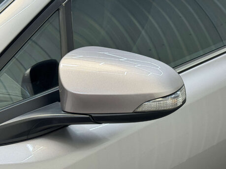 Toyota C-HR 1.8 C-HR Design HEV CVT 5dr 23