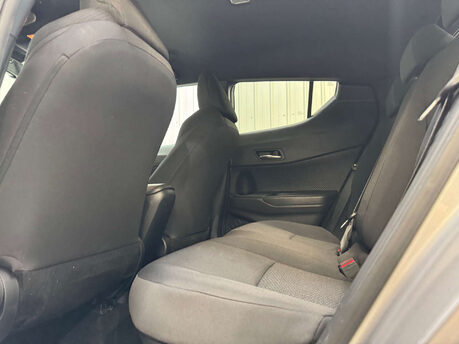 Toyota C-HR 1.8 C-HR Design HEV CVT 5dr 63