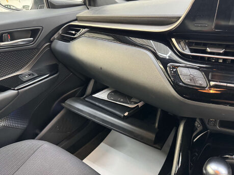 Toyota C-HR 1.8 C-HR Design HEV CVT 5dr 83