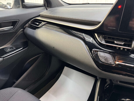 Toyota C-HR 1.8 C-HR Design HEV CVT 5dr 84