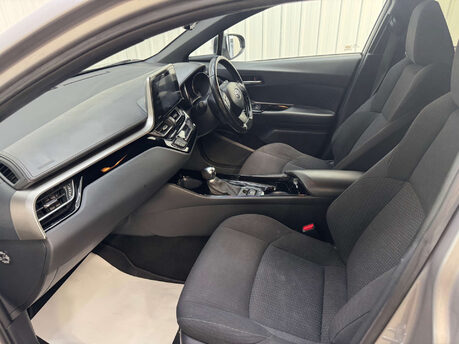 Toyota C-HR 1.8 C-HR Design HEV CVT 5dr 49