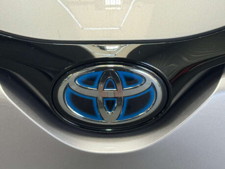 Toyota C-HR 1.8 C-HR Design HEV CVT 5dr 12