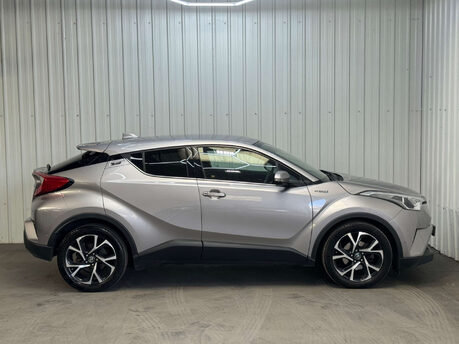 Toyota C-HR 1.8 C-HR Design HEV CVT 5dr 28