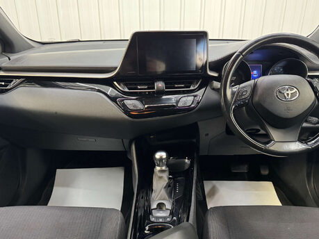 Toyota C-HR 1.8 C-HR Design HEV CVT 5dr 69