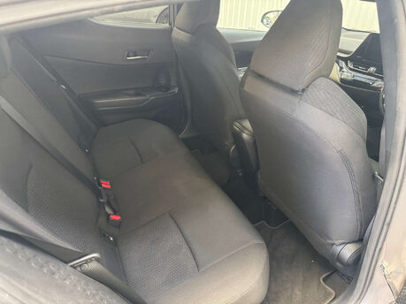 Toyota C-HR 1.8 C-HR Design HEV CVT 5dr 57