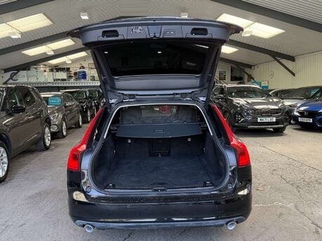 Volvo V90 2.0 V90 Momentum+ D4 Auto 5dr 22