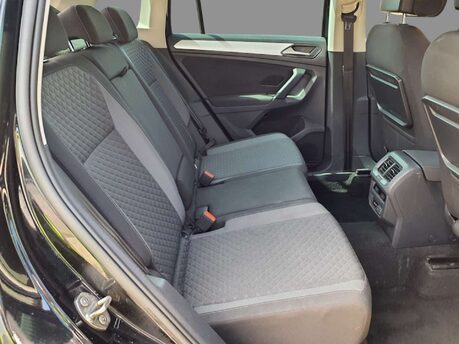 Volkswagen Tiguan 2.0 Tiguan SE Nav TDI BlueMotion Technology 4Motion Semi-Auto 4WD 5dr 18