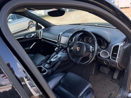 Porsche Cayenne 3.0 Cayenne V6 D Tiptronic 4WD 5dr 18