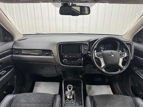 Mitsubishi Outlander 2.0 Outlander Juro PHEV CVT 4WD 5dr 2