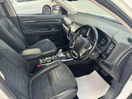 Mitsubishi Outlander 2.0 Outlander Juro PHEV CVT 4WD 5dr 24