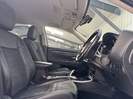 Mitsubishi Outlander 2.0 Outlander Juro PHEV CVT 4WD 5dr 27