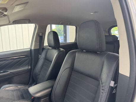 Mitsubishi Outlander 2.0 Outlander Juro PHEV CVT 4WD 5dr 30
