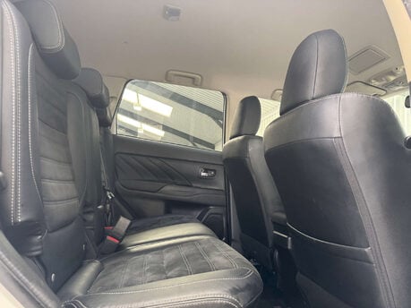 Mitsubishi Outlander 2.0 Outlander Juro PHEV CVT 4WD 5dr 37
