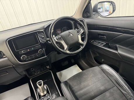 Mitsubishi Outlander 2.0 Outlander Juro PHEV CVT 4WD 5dr 47