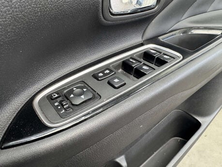 Mitsubishi Outlander 2.0 Outlander Juro PHEV CVT 4WD 5dr 57
