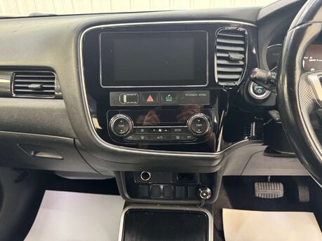 Mitsubishi Outlander 2.0 Outlander Juro PHEV CVT 4WD 5dr 60