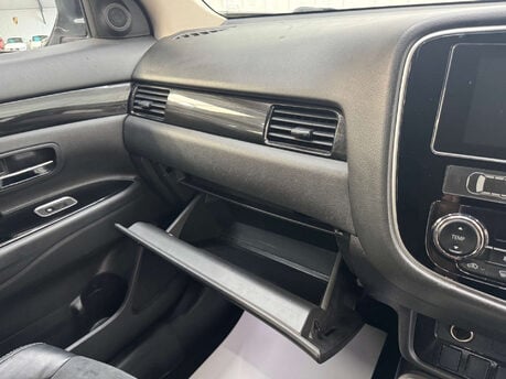 Mitsubishi Outlander 2.0 Outlander Juro PHEV CVT 4WD 5dr 65