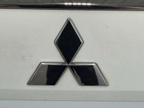 Mitsubishi Outlander 2.0 Outlander Juro PHEV CVT 4WD 5dr 13